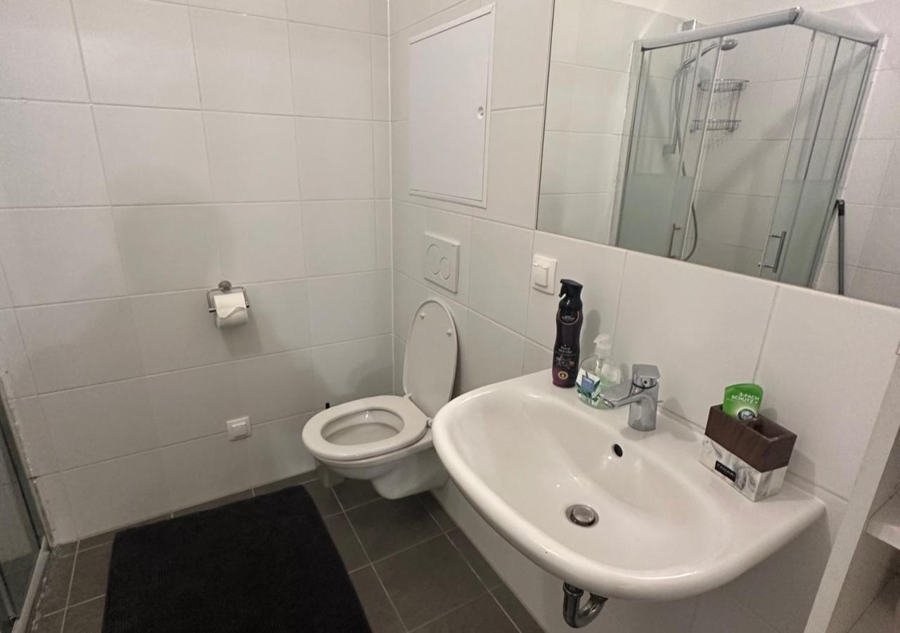 Cozy Two-room Near Vic Apartamento *